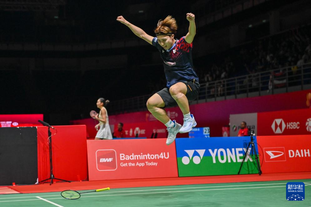 莫耶斯中场 莫耶斯中场